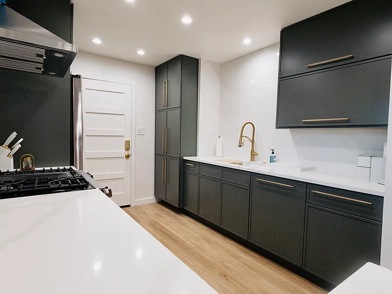 4501 Wellesley Ave — Photo 2