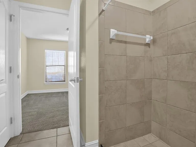4636 Messina Dr — Photo 16