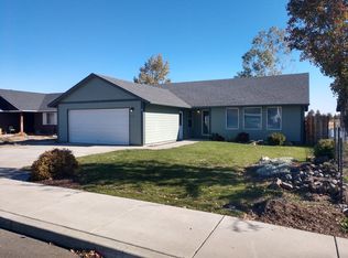 1904 NE 8th St, Redmond, OR 97756