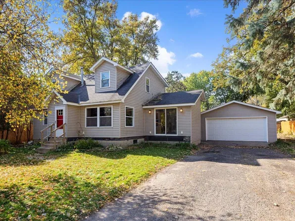 744 6th St SE, Forest Lake, MN 55025