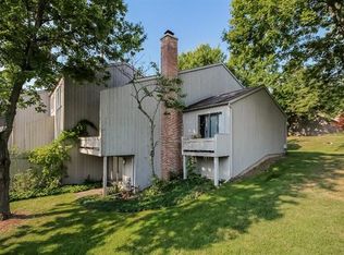 2118 Overlook Ct, Ann Arbor, MI 48103
