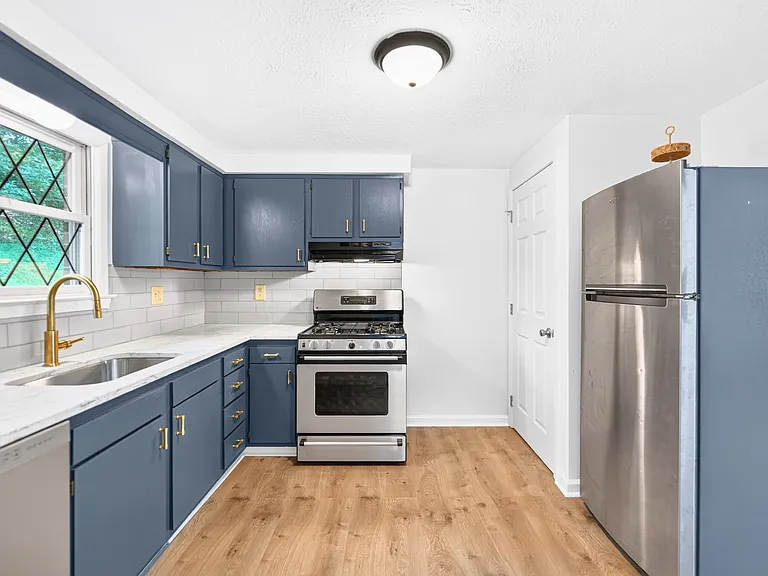 307 Lancers Way — Photo 13
