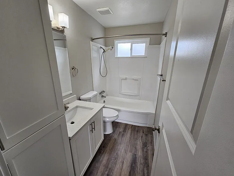 3315 McKinley Ave #14 — Photo 3