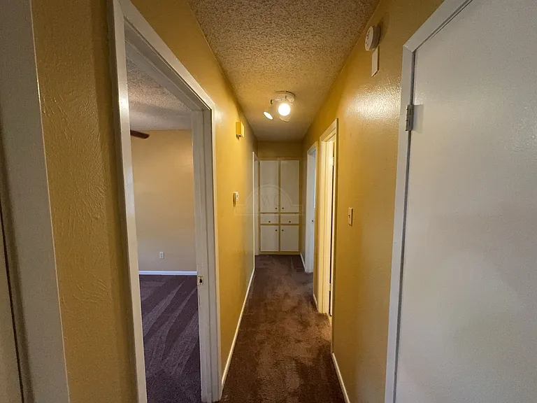 820 Michelle Dr — Photo 7