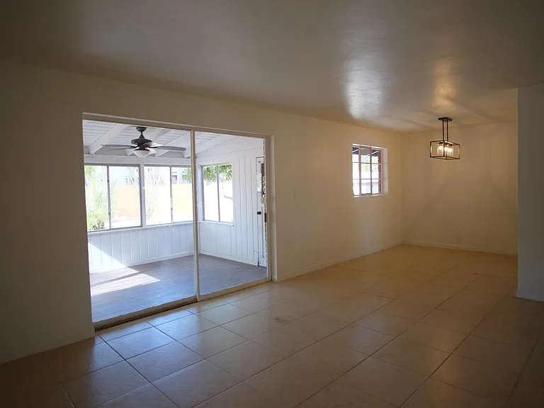 721 E Joan Pl — Photo 5