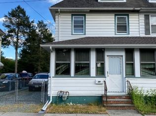 29 Walnut St, Pompton Lakes, NJ 07442