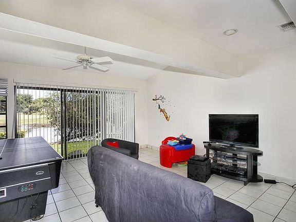 4th image of 3549 Estepona Ave #2-25