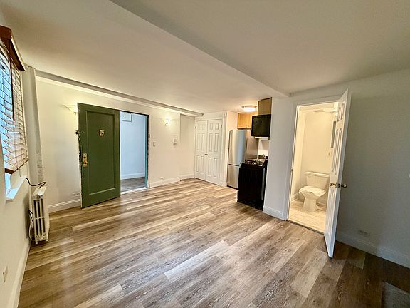 3rd image of 216 E 28th St #1CR