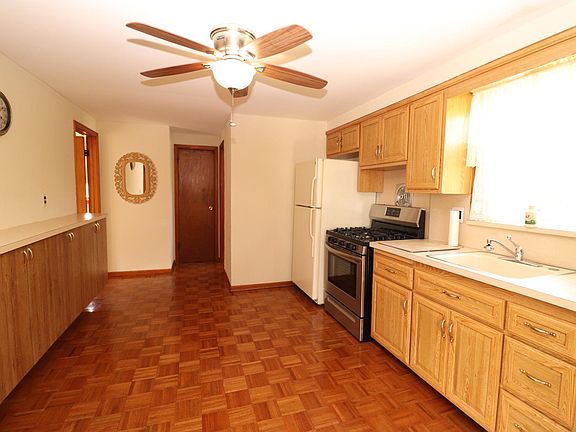 2nd image of 39 Hillside Ave #2