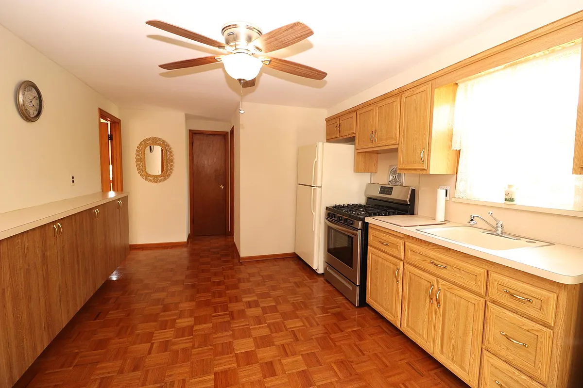 Building Photo - 39 Hillside Ave #2