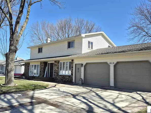 819 2nd Ave SE, Sleepy Eye, MN 56085