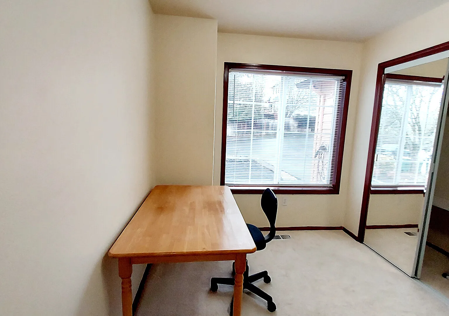 Family Friendly 4B 3Ba Fully Furnished Home — Photo 2