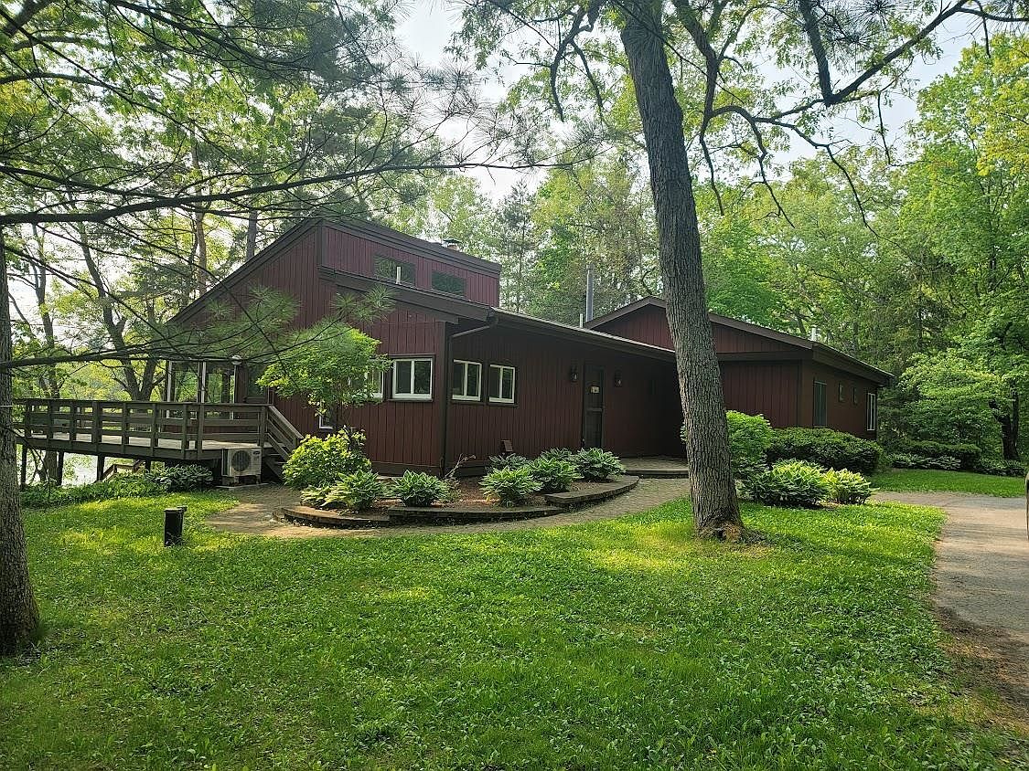 W4240 White Swan Ln, Redgranite, WI 54970 Zillow