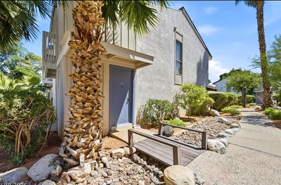 3 bed, 1462 sqft, $1,800 — Photo 1