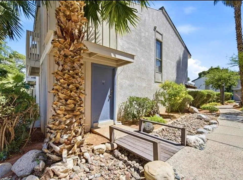 522 Delfern Ln