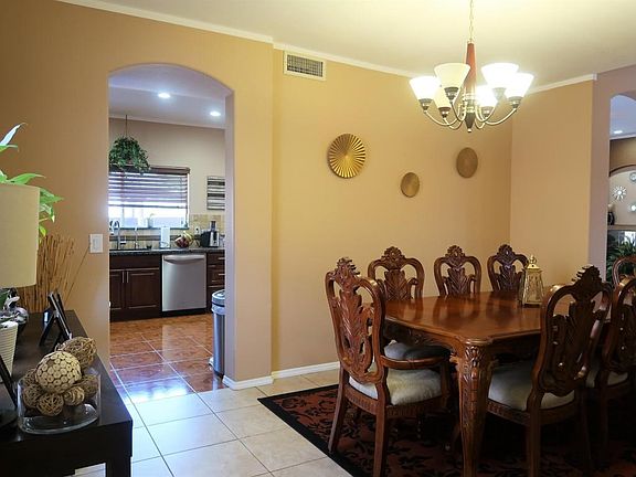1932 E Dining area