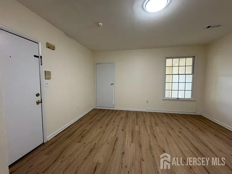 431-437 Main St #2A — Photo 3
