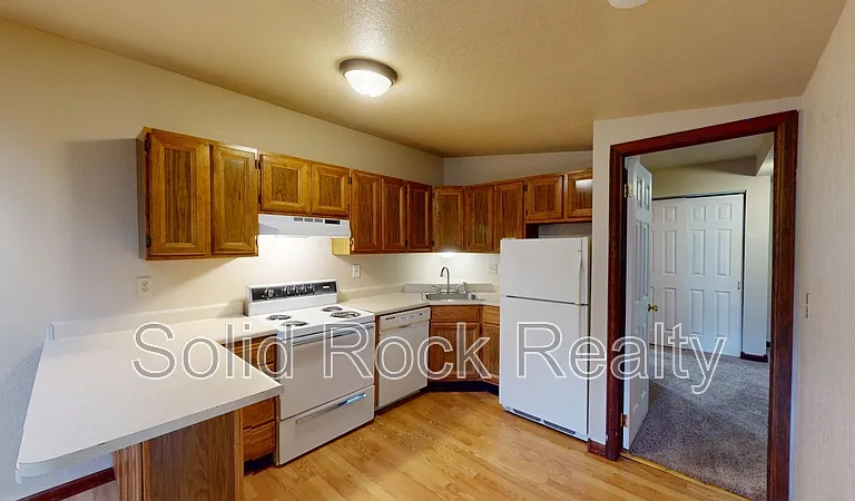 511 E Cache La Poudre St #B — Photo 2