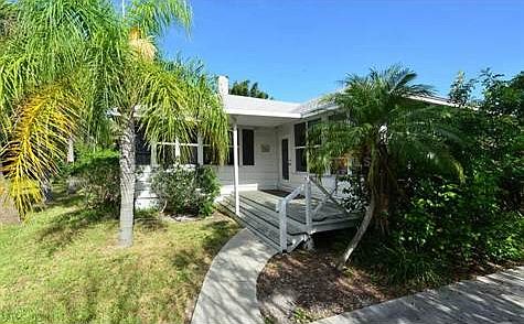 2nd image of 6221 Gulf Of Mexico Dr