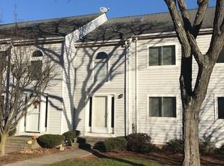 36 Clubhouse Dr, Cromwell, CT 06416