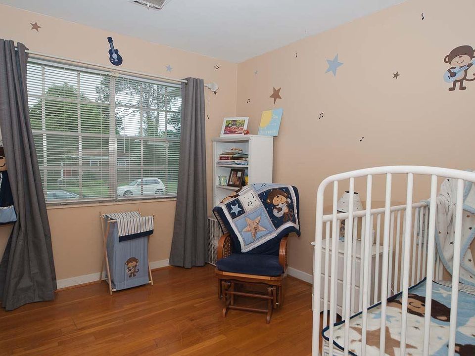 1st image of 710 Connell Dr