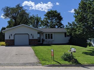 606 Bekkedal Ct, Viroqua, WI 54665