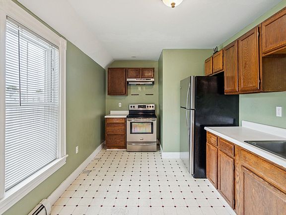 4th image of 463 Lake Avenue