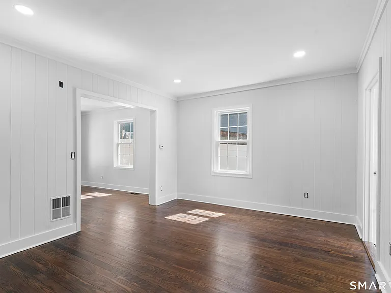366 Remington St — Photo 4