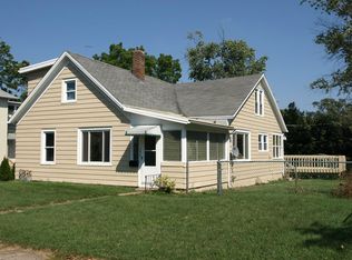 135 Ellsworth St, Crystal Lake, IL 60014