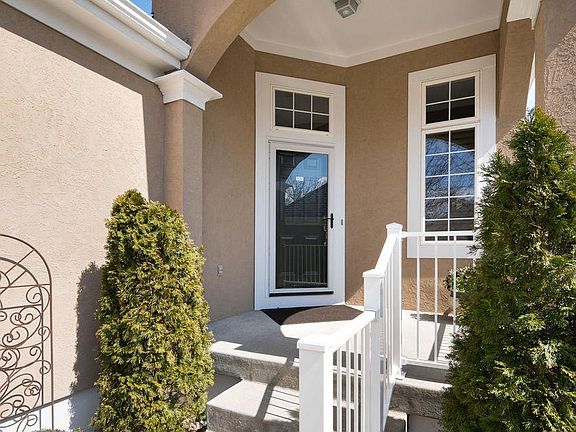3rd image of 13419 Summit Ct