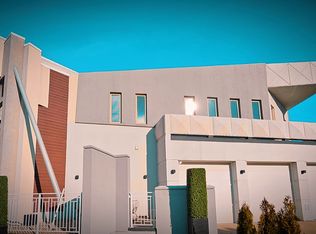 9666 Reding Cir, Chicago, IL 60016