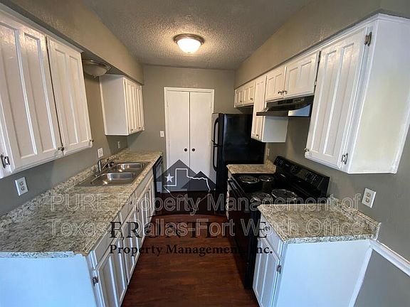 2nd image of 5912D Holiday Ln E