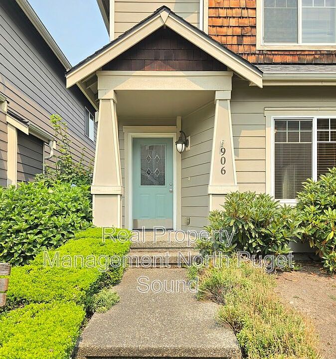 1st image of 906 116th Pl SE