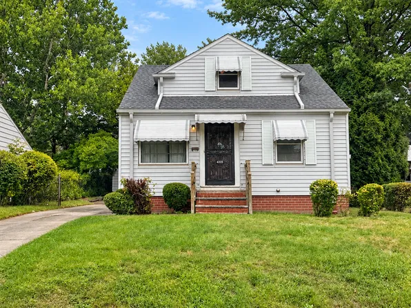 4253 E 162nd St, Cleveland, OH 44128