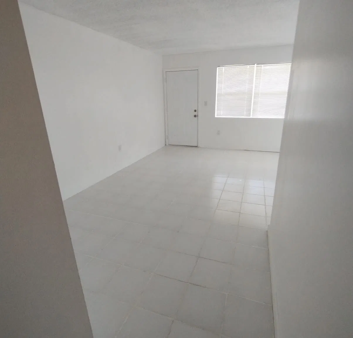 1 bed, 692 sqft, $1,800 — Photo 2