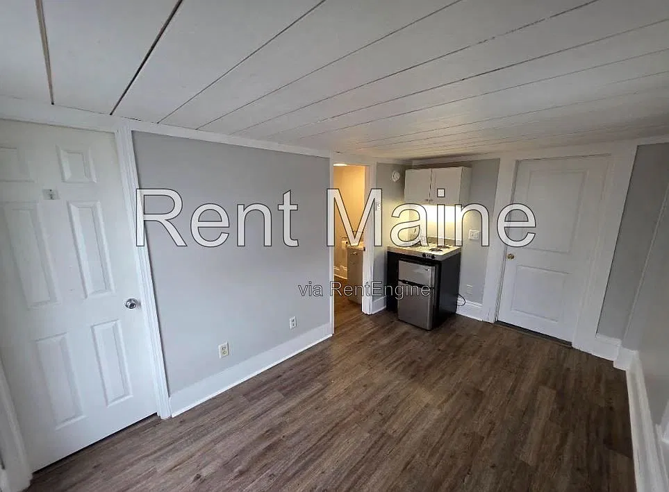 Studio, 1.0 bath, $850 — Photo 2