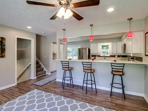 5th image of 207 Suwanee St