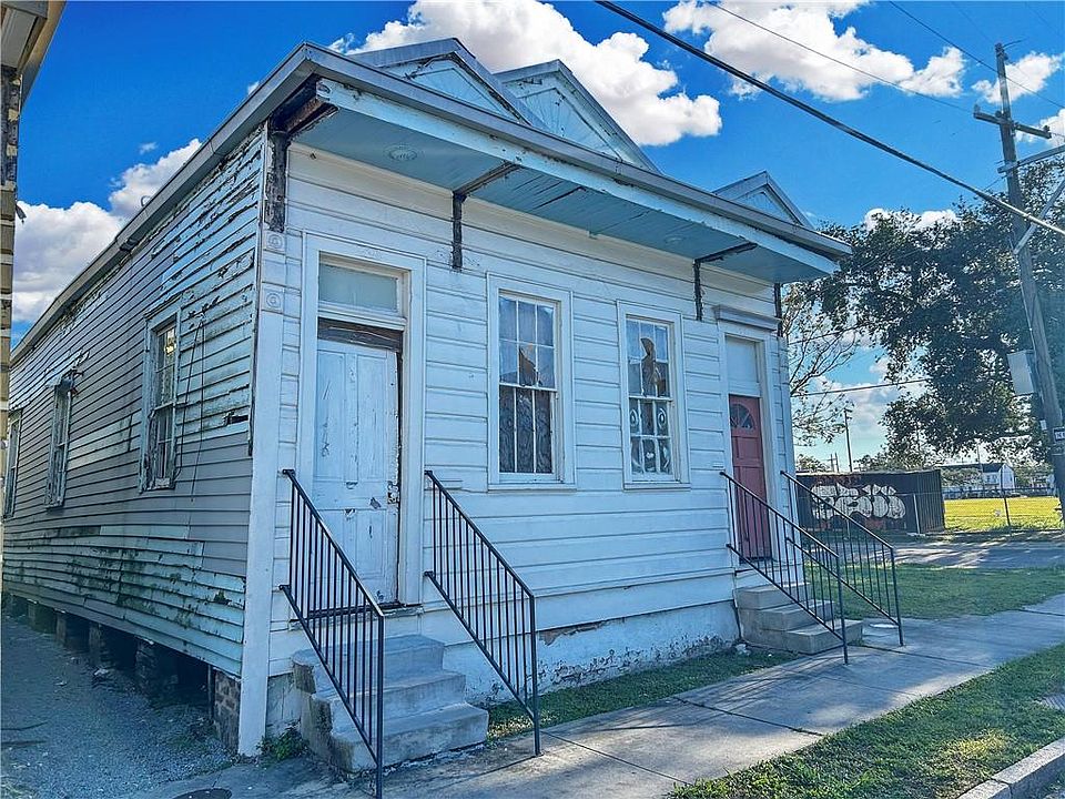 1st image of 2528 Freret St