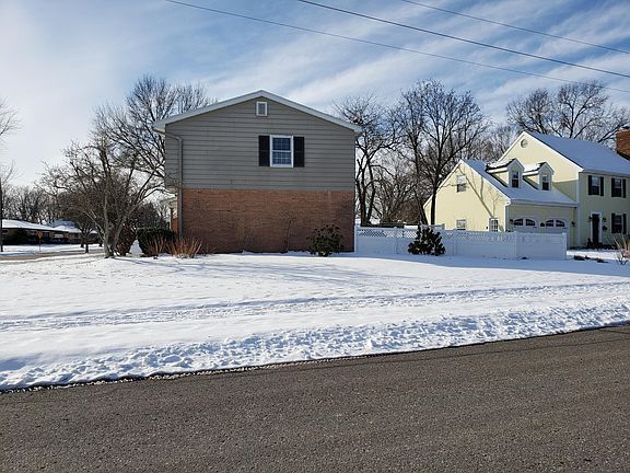 2nd image of 1009 St. Joseph Dr