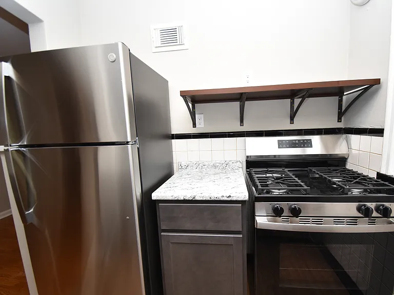 6351 Sutherland Ave #6351 — Photo 10