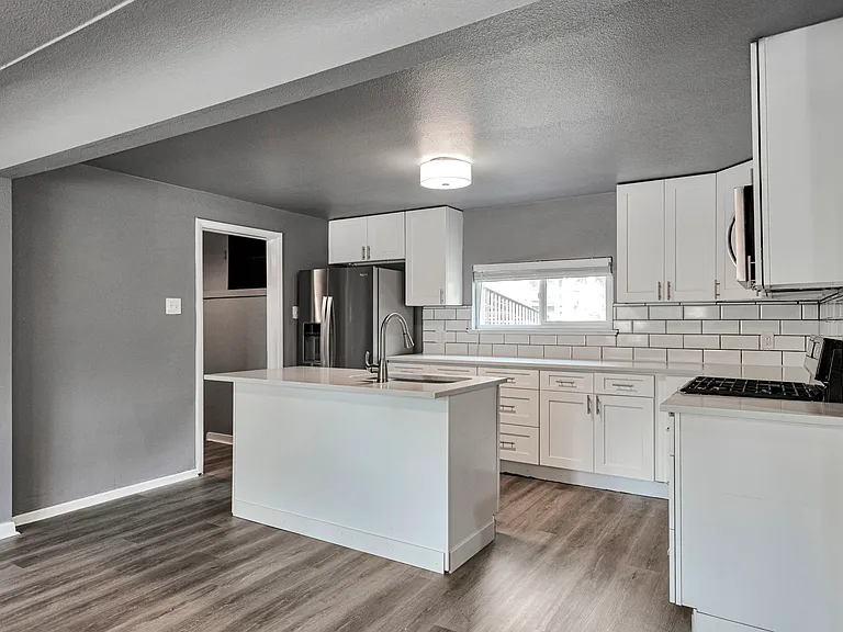 5231 Julian St — Photo 2