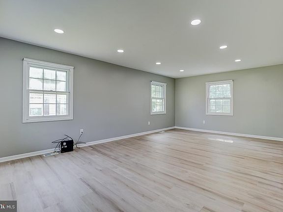 3rd image of 13027 Victoria Heights Dr