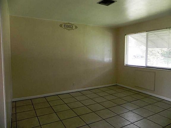 3rd image of 5013 SW 92nd Ave