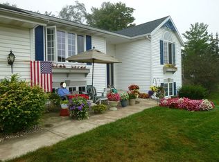 4963 Laurelwood Dr, Hudsonville, MI 49426