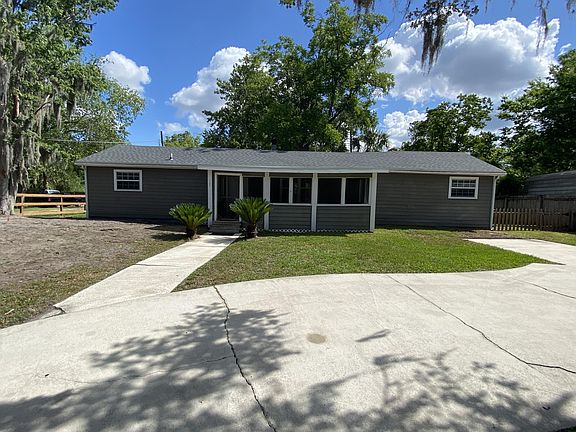3rd image of 2177 Lake Dr
