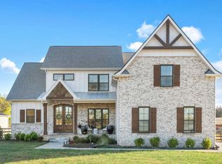 2802 Rossview Rd, Clarksville, TN 37043