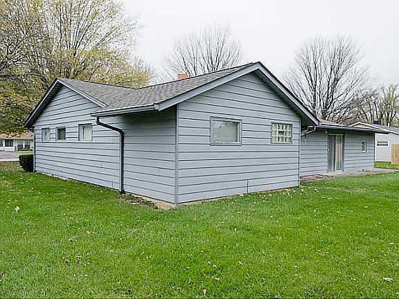 4th image of 3101 N Ashland Ave