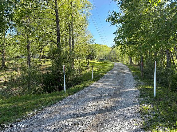 4th image of 4601 White Oak Rd
