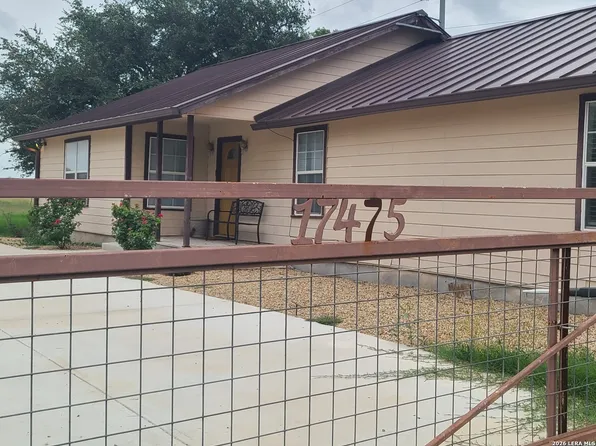 17445 FM 463, Natalia, TX 78059