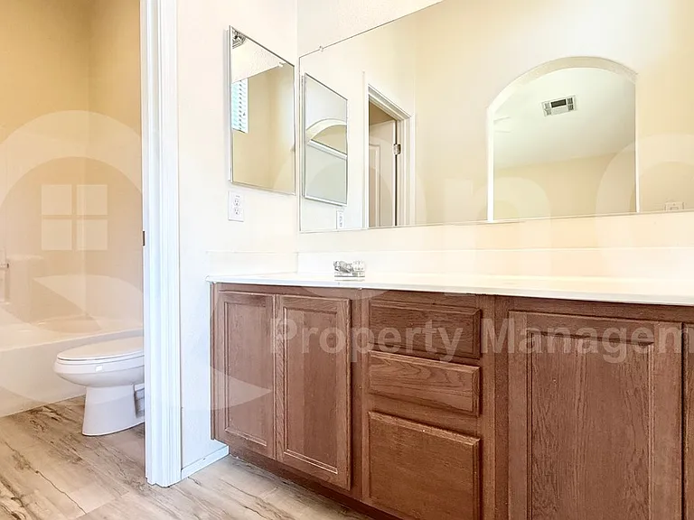 2725 E Mine Creek Rd #1085 — Photo 11